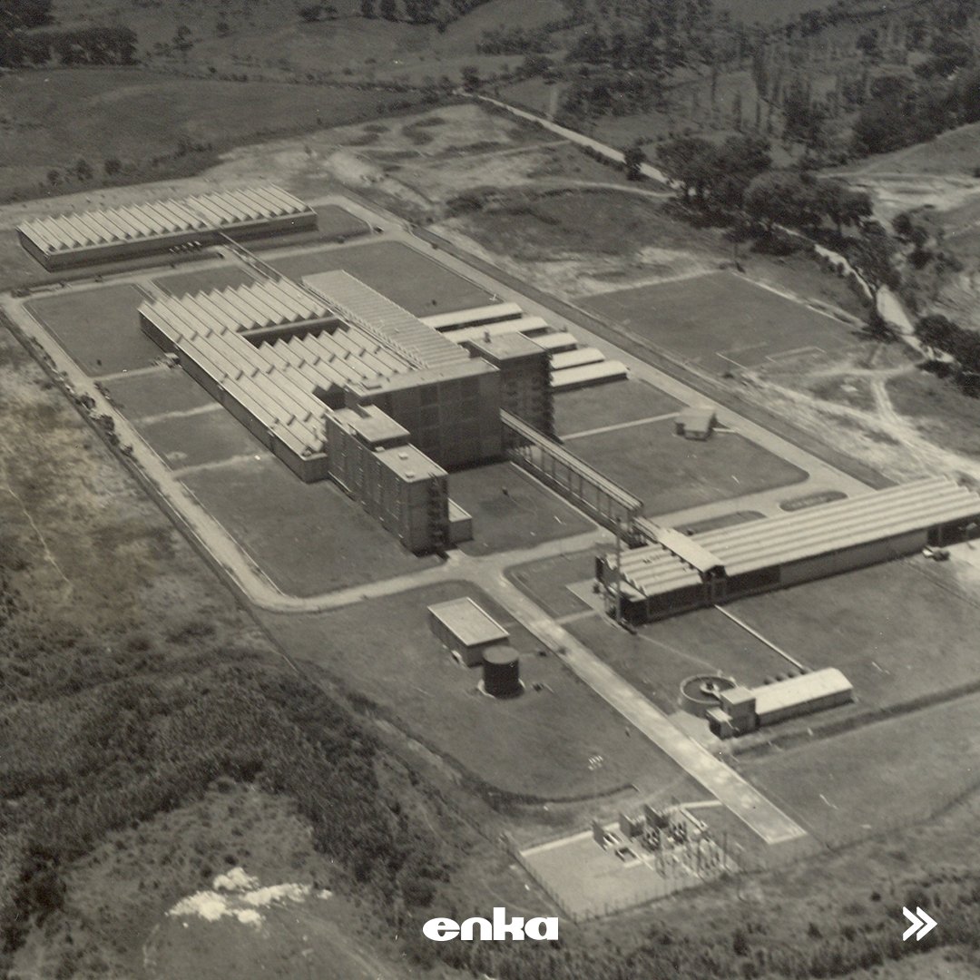 EnkaColombia's tweet photo. 🔄🌟 Esta ha sido nuestra evolución desde los primeros días hasta la actualidad. Nuestro compromiso con la alta tecnología y la innovación continúa siendo parte de nuestros cimientos 💼🌿
#Reciclaje #EconomíaCircular #Sostenibilidad #Innovación #AltaTecnología https://t.co/gxLjyMT8aw