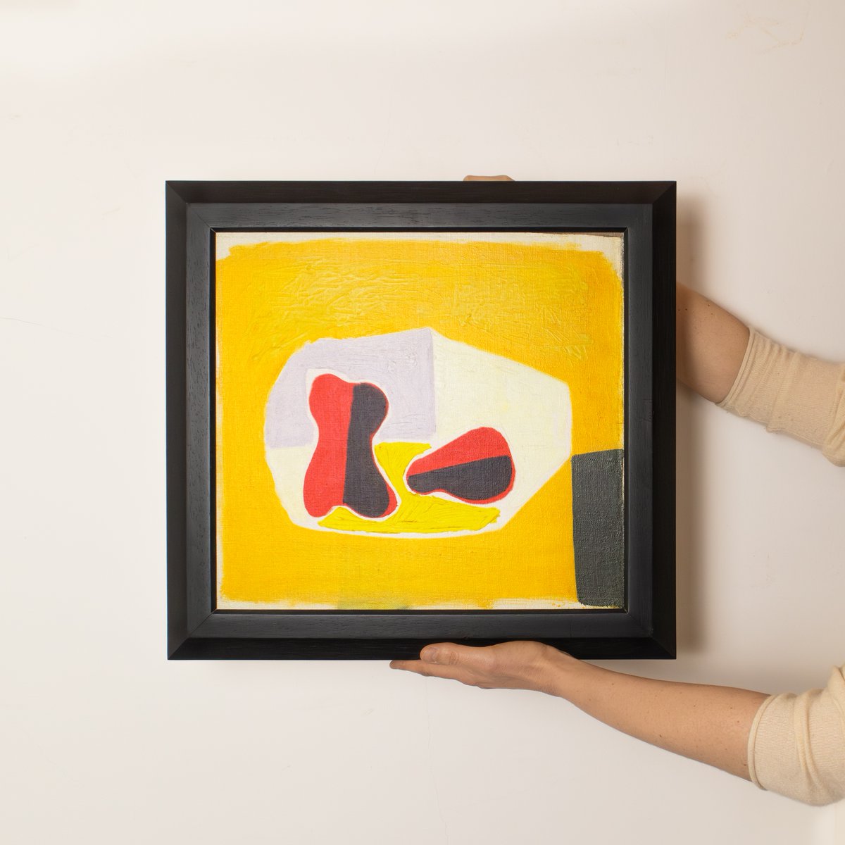 Today, we feature Caziel's fresh interpretation of a still life with pears on the gallery wall!

An invitation for all to see the simple beauty and meaning in this classic, with the artist's unique take adding a whole new thrilling sense✨