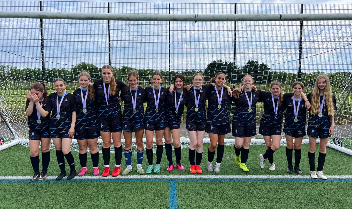 An outstanding &amp; valiant performance from the <a href="/EtonburyAcademy/">Etonbury Academy</a> Year 9/10 Girls in the District final.💙🖤🤝🖤💛

A fantastic advert for girls football &amp; A Big Congratulations to <a href="/SamWhitPE/">Samuel Whitbread PE</a> 🤝👏🏽🏆

Star Players: 

💙🧤⭐️ Fi ⭐️🧤💙
⭐️💙Gemma 💙⭐️
💙⭐️ Poppy ⭐️💙

#TeamETA #EtaWay