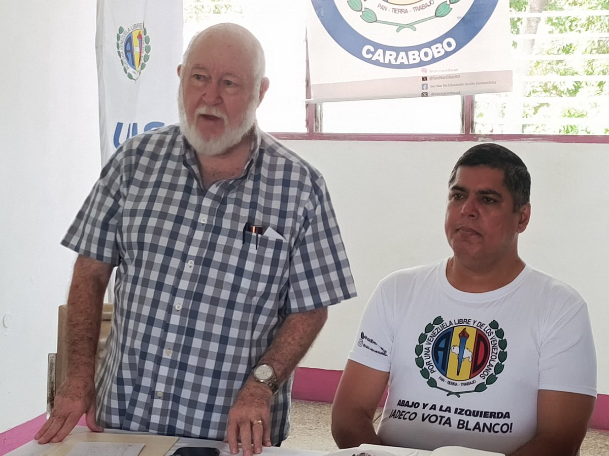 ADVenezuelaa's tweet photo. El Comité Ejecutivo Seccional Carabobo @adsecgral_cbobo, realizó encuentro con el Secretario Nacional de Educación @luisrmarinv, donde se plantearon líneas de acción para el fortalecimiento de la maquinaria electoral de cara a las elecciones presidenciales. https://t.co/H1qAQ6Rift