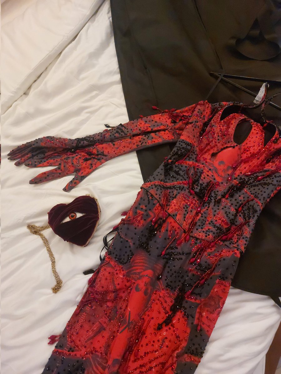 job_dacon's tweet photo. It comes with a bag ❤️👁
#JobDacon https://t.co/iPVSLtTSlg
