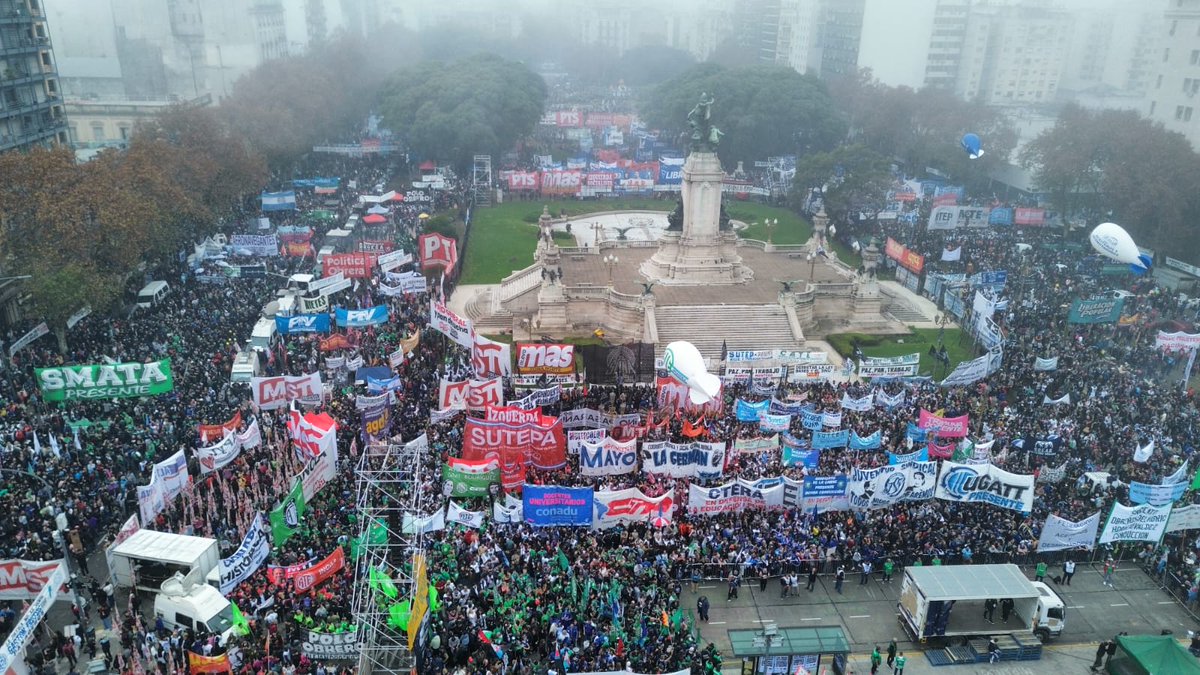 heliotropos_'s tweet photo. Las Fuerzas de la Calle https://t.co/fZAxybBw4t