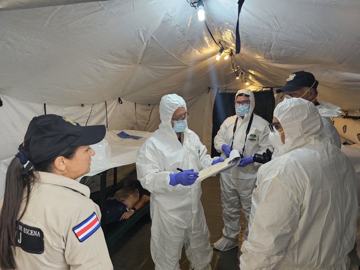 Osmotizando's tweet photo. #CENTAMGUARDIAN 2024 Equipo Medico de emergencia de @CCSSdeCostaRica #CICOM @msaludcr y equipos #EMTamericas 🇨🇴 @barcohospital 🇸🇻 @SaludSV 🇩🇴 @SaludPublicaRD @COE_RD @Southcom y redes de respuesta rapida de 🇨🇷 prueban su interoperabilidad y mecanismos.
#JuntosRespondemos #GHEC https://t.co/c6Unj6OQxo