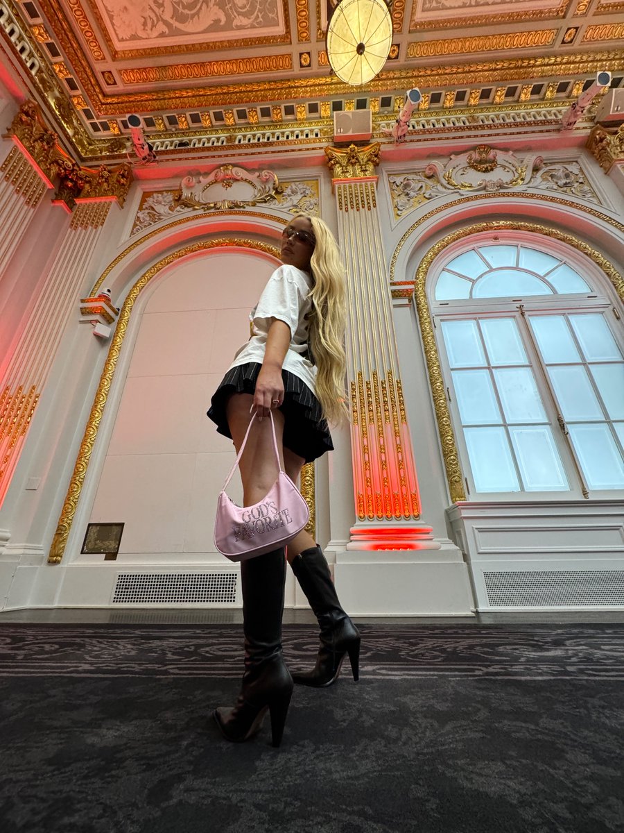 IGGY AZALEA tweet media