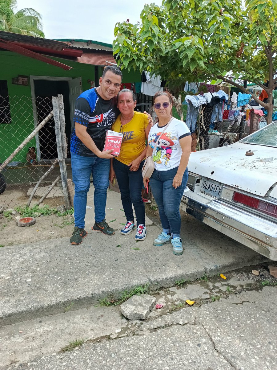 omarsanchezpsuv's tweet photo. Desde la comunidad Altavista de la Parroquia Pulido Méndez en revisión y activación de nuestra estructura de la UBCH y CLAP con el 5x5 y el 1x10 de cada líder y militantes de nuestro glorioso @PartidoPSUV RUMBO a la gran victoria del 28 de julio con @NicolasMaduro @JEHYSONGUZMAN https://t.co/pX1qHpIgyh