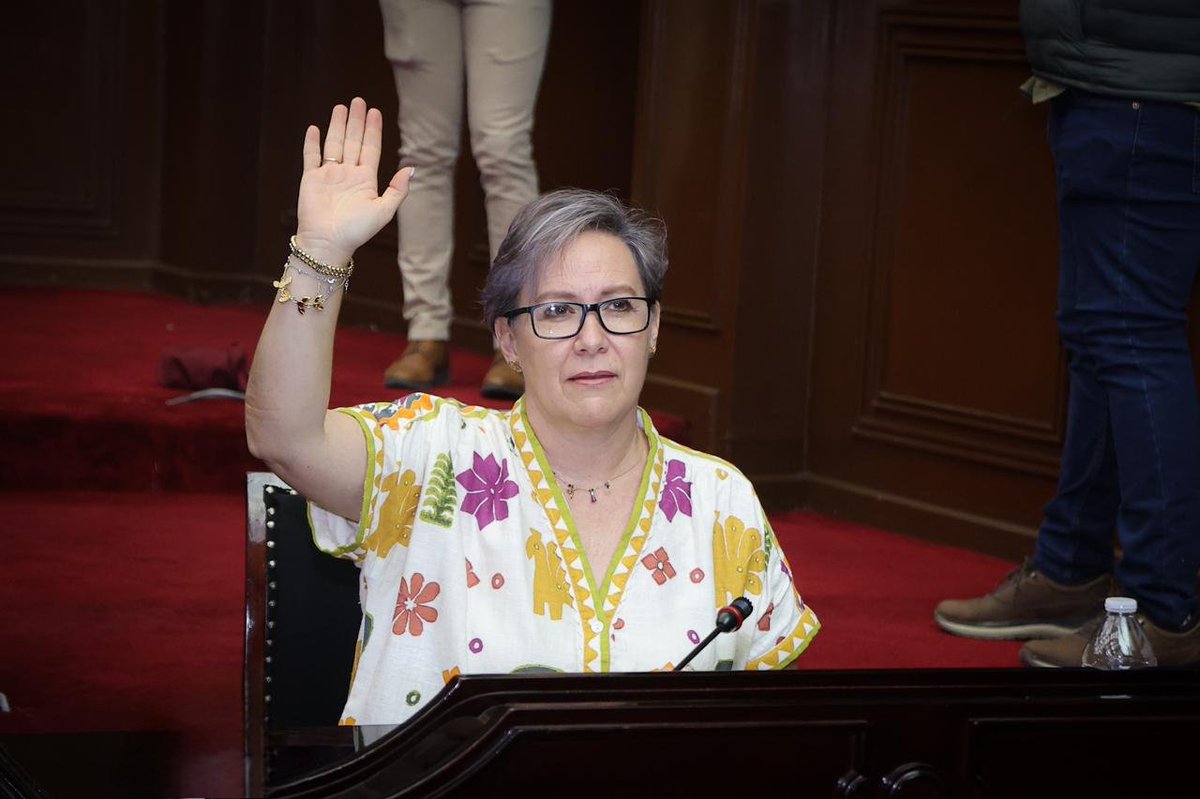 Rocio_Beamonte's tweet photo. En Sesión Extraordinaria en el Pleno del Congreso del Estado. 
¡Excelente miércoles! https://t.co/ltzLNC5sxF