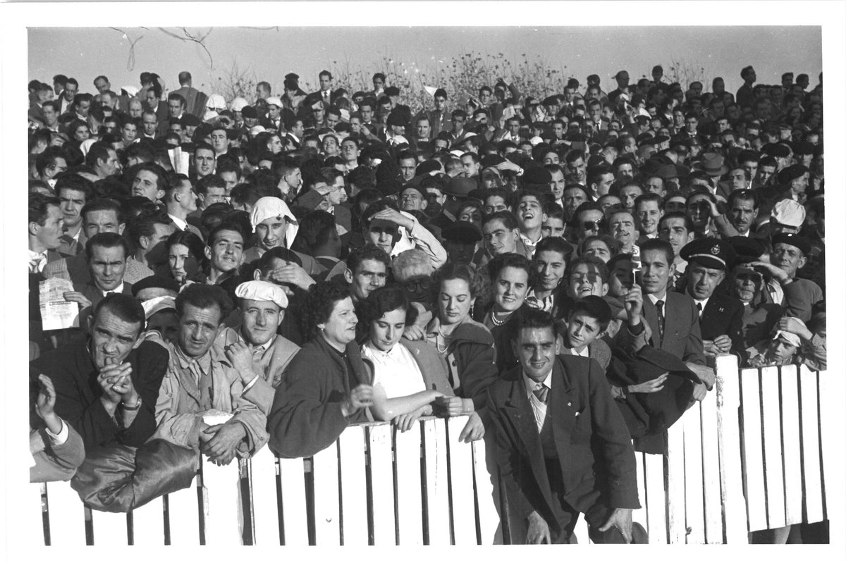 aharilaboratory's tweet photo. Partido de fútbol del Deportivo Alavés contra el Baracaldo

Signatura

ES.01059.ATHA.SCH.PC.46193-46230

Incluido en

09.- SCHOMMER KOCH

Fecha

19531101

19541231

1953, noviembre, 1 a 1954, diciembre, 31

Iturria: Photo Araba https://t.co/z1U8YOfrka