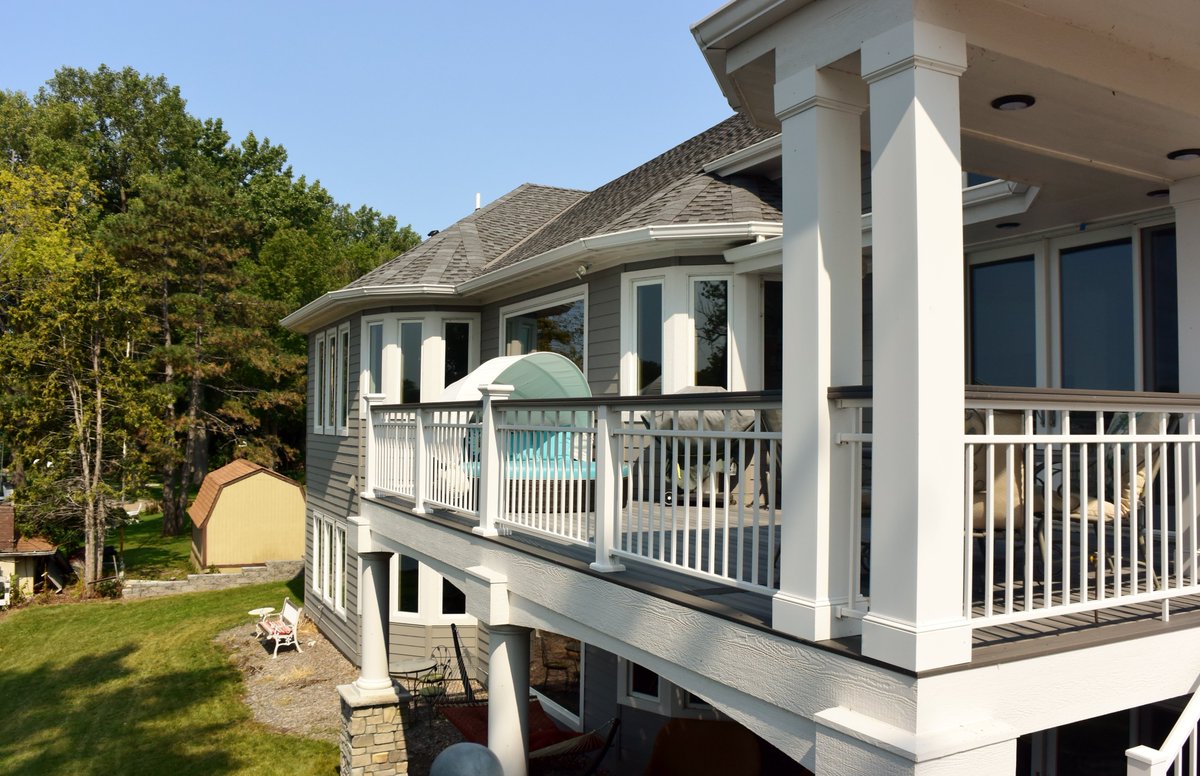 AFCOColsRails's tweet image. The AFCO Trifecta. Aluminum AFCO-Rail Series 225 Rail, Natchez Aluminum Columns and Pro-Cast Fiberglass Columns. Proud to provide the Structure and Style to this gorgeous deck. #structureandstyle