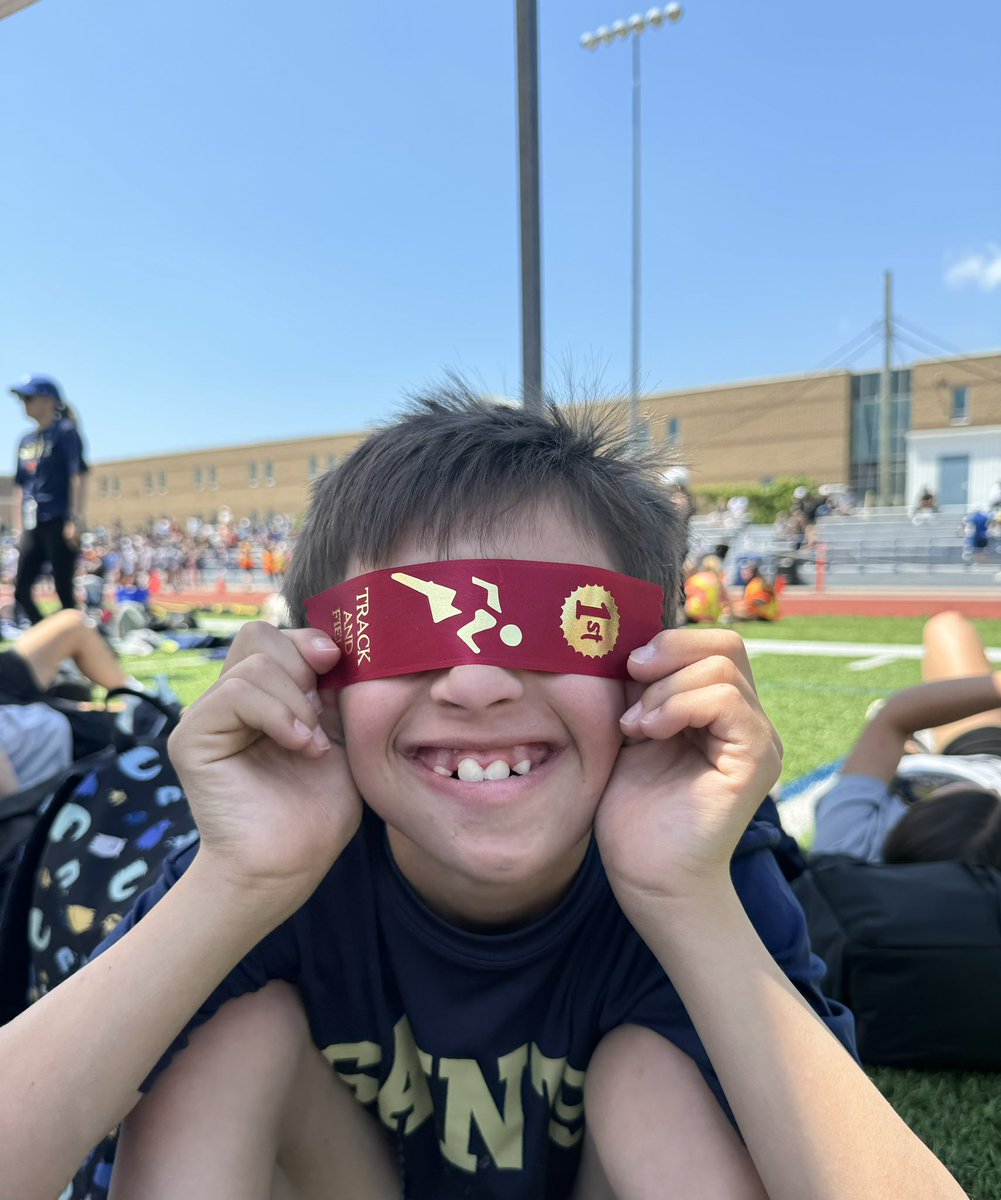 machado_ms's tweet image. Huge congratulations to our friend, N who crushed his event!!! 🏆💪🏻👏🏻 Way to go, N! @MsDDaoust @SJPIIOakville