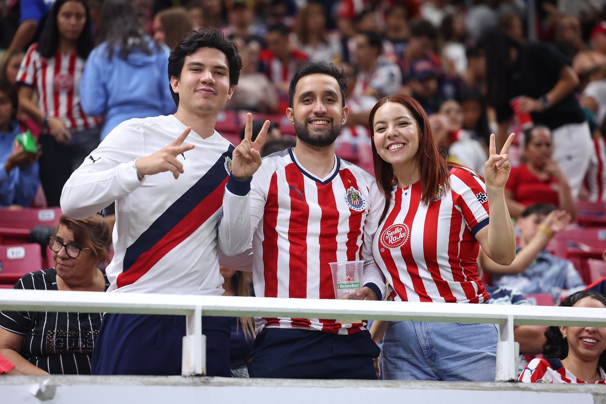 esportsChivas's tweet photo. 🇫🇷 ¡GANA BOLETOS PARA EL PARTIDO VS BARCA FEMENIL! 🐐

Participa en esta dinámica con 3 sencillos pasos y podrás asistir a este partido HISTORICO

1️⃣ Deja un ❤️ en el post
2️⃣ Descarga #eFootball2024 👉 https://t.co/jGkoM8dLB9
3️⃣ Comenta tu jugadora favorita

Son 5 pases dobles 🎟️ https://t.co/fl1N2TnQMz