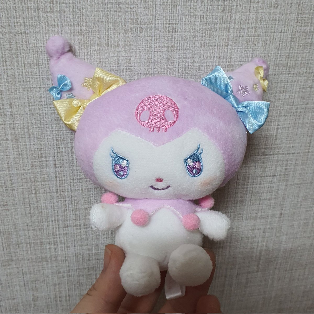 최근에 산 새 인형 ㅋㅋㅋㅋ
쿠로미 너무 이쁨 ㅜㅜ