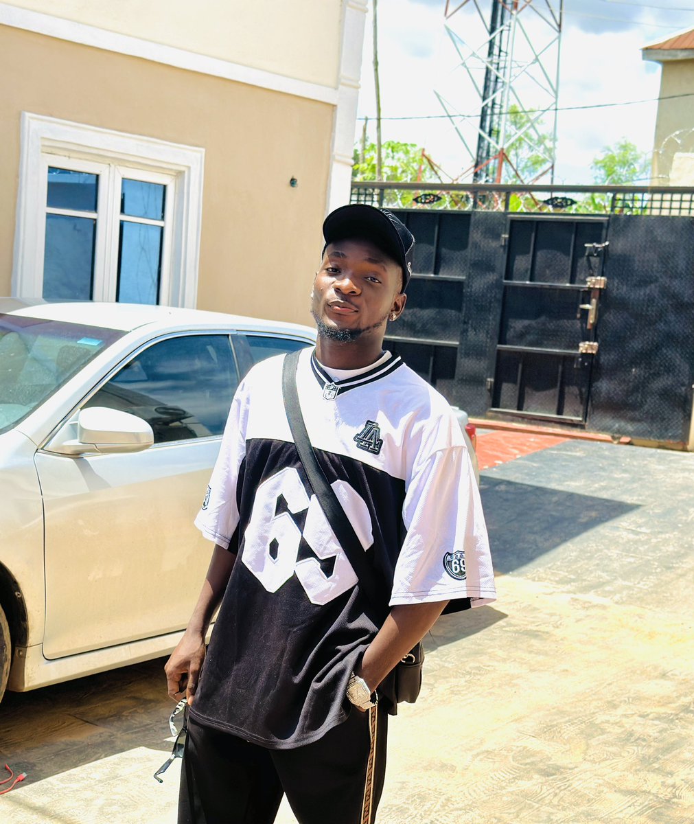 Isaacdafrosh's tweet image. FYB DAY 3🧊🥶🚀

#JERSEYDAY
#OAUFYB