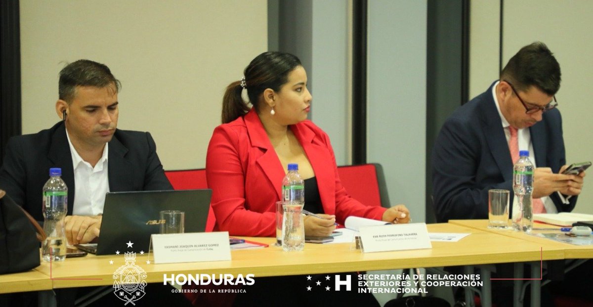 CancilleriaHN's tweet photo. 📌| Con el objetivo de promover programas, iniciativas y proyectos adscritos a la Cooperación Iberoamericana, la Directora de Comunicación Estratégica de @CancilleriaHN, @EvaFerrufino6, participó en la IX reunión de Puntos Focales de Comunicación de la @SEGIBdigital en Perú. https://t.co/53LWeY956O