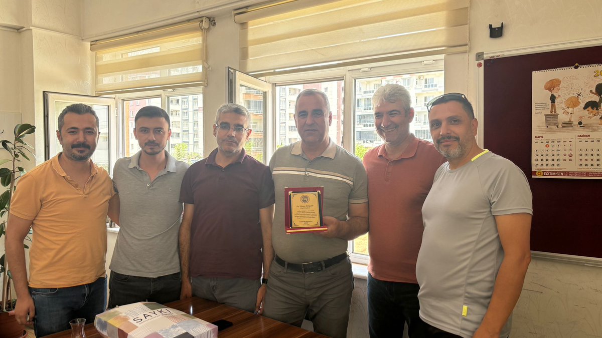 hsngdogan's tweet photo. Gaziyurt ilkokulu 
Dolu dolu tam dokuz yıl
Teşekkürler arkadaşlar #gaziyurtilkokulu https://t.co/y6UZB4yUPM