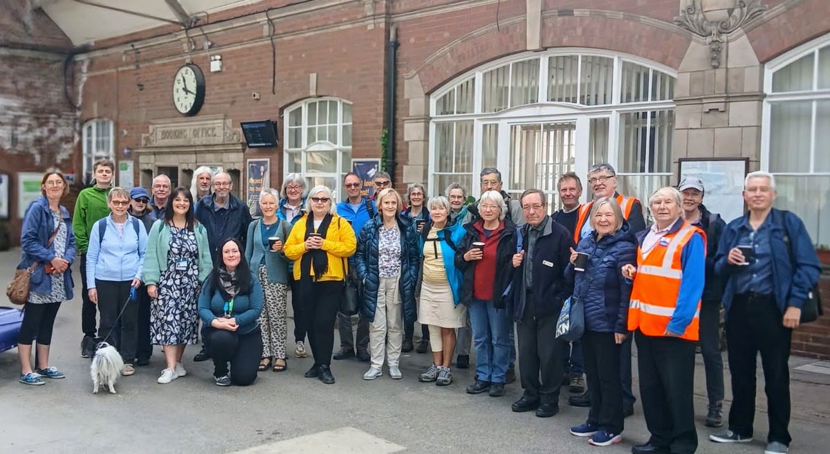 CommunityRail's tweet photo. Our #CommunityRail members are passionate about promoting rail-accessible destinations 🚉
@PenistoneLine @YorksCoastlines @SouthYorksMCA's recent #TryTheTrain trip to Bridlington shows how rail can enhance community connections and encourage sustainable travel ⛵️ @northernassist https://t.co/pOgv6cvYt8