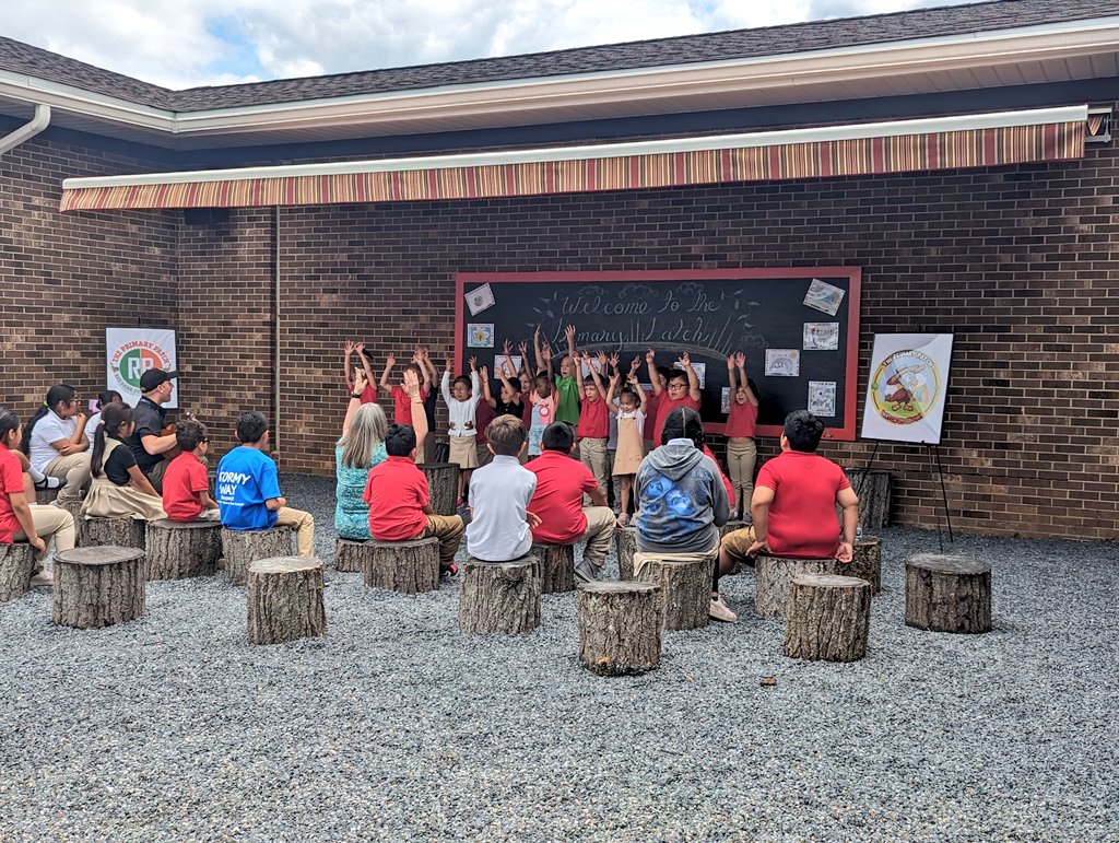 MsValentinoRBPS's tweet photo. It was such an honor to be a part of the Primary Patch Celebration today. Our school garden is truly the best ❤️ @rbpsEAGLES https://t.co/olCZIa5quy