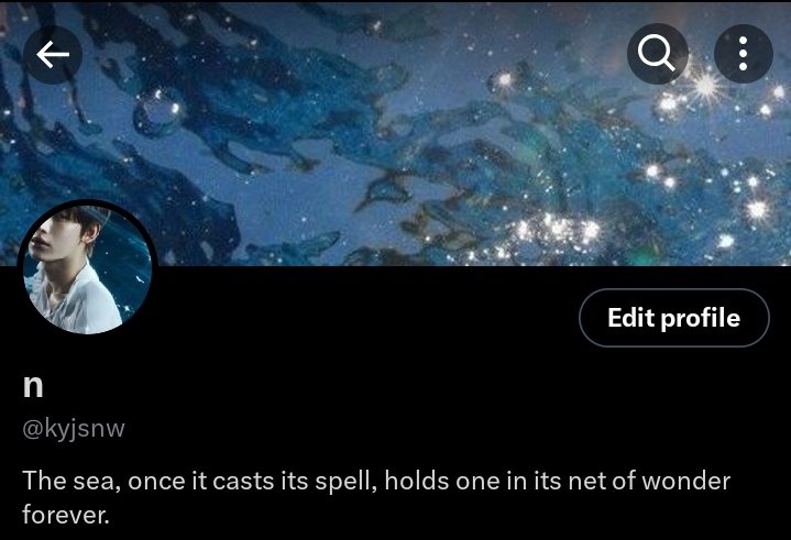 kyjsnw's tweet photo. znownA9wnsianwiwnshnanaaemaiwajan hanggang ngayon gandang-ganda pa rin ako sa layout ko https://t.co/cGUy2D0uWX