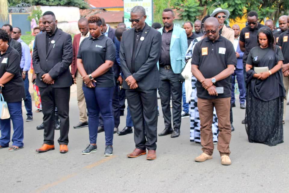 RubavuDistrict's tweet photo. Uyu munsi, Umuyobozi w' Akarere wungirije ushinzwe imibereho myiza @Ishi_pacy, yifatanyije n'Urugaga rw'abikorera  @PSF_Rwanda  bakorera mu karere ka Rubavu, #Kwibuka30, Jenoside yakorewe Abatutsi. https://t.co/FObxKPEc5z