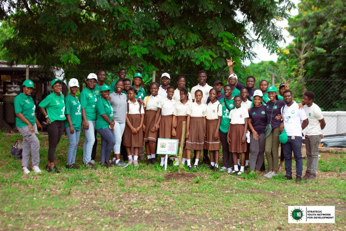 YouthNREGGh's tweet photo. 3/3
...contributing to the initiative which does not only benefit the current generation but also those to come. Remember, don't just plant, grow and nurture your trees as well.
#GreenGhanaDay
#LetsGoPlanting https://t.co/Fd8sz23t92