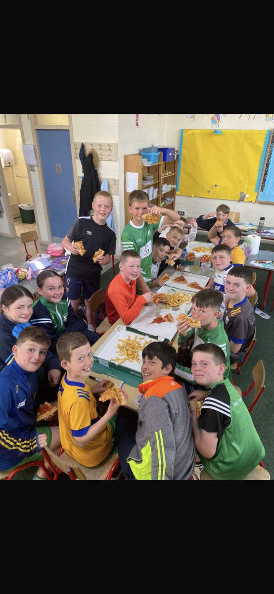 We are so so proud of our amazing hurling team who had a great win in their Cumann na mBunscol final in Cusack park today! They had a great welcome back at school with all the students out to welcome them and then they had a pizza party! Well done everyone!