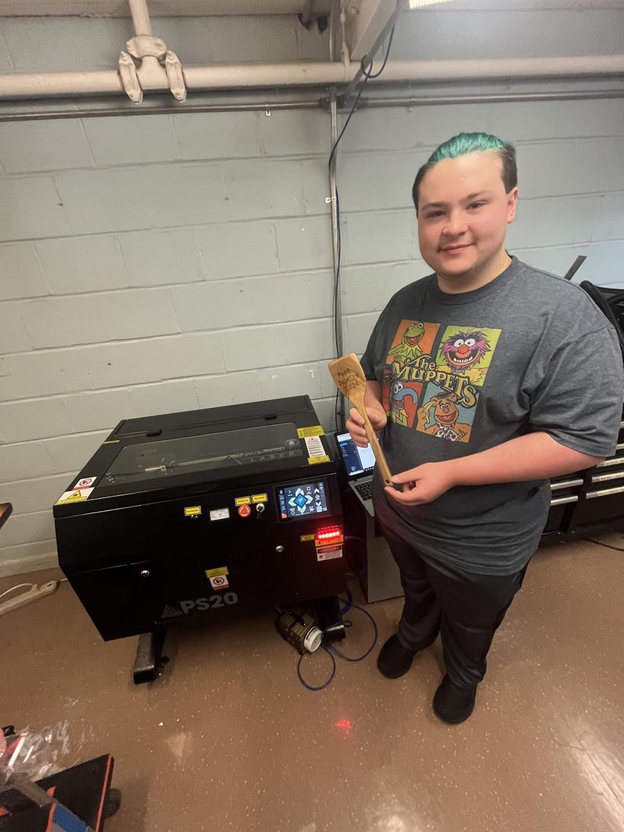 MEF_08840's tweet photo. The MEF proudly sponsored the purchase of a laser cutter for MHS. We LOVE seeing the impact of our grants! If you donated to the MEF this year, you helped fund this -- thank you!!  

Support STEM: Donate here: https://t.co/bYq6inGnRl https://t.co/u3BTyhJsYg