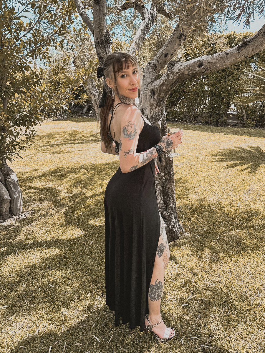 Miss Mushrooms tweet media