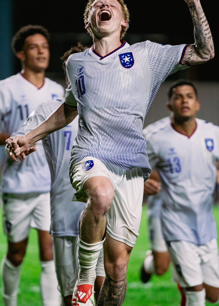 ejota___'s tweet photo. Jeremy de León con la Selección de Puerto Rico en el Estadio Juan Ramón Loubriel.

El amuleto anoto dos goles en la noche de ayer. https://t.co/8dtI8inJgo