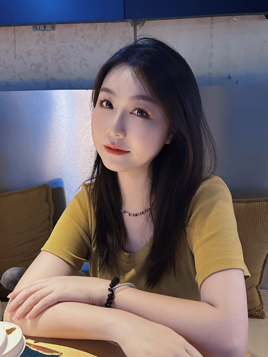 acutelexi's tweet photo. 我就是有点胖，不然挺瘦的 https://t.co/DUMShcvUjP