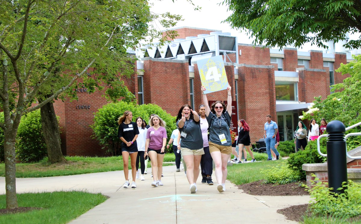BloomsburgU's tweet image. Another step closer! 💯🐾 #HuskyUnleashed #BloomBound #college #orientation 📸➡️ flic.kr/s/aHBqjBuLuc