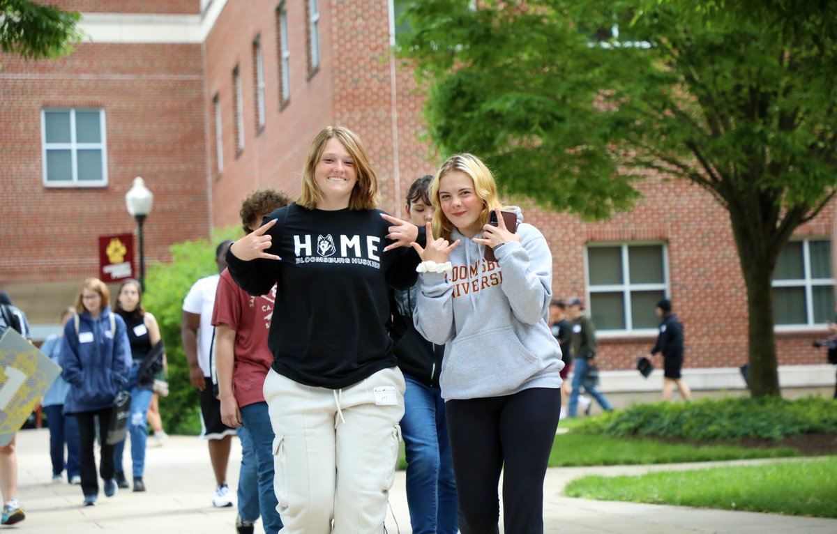 BloomsburgU's tweet image. Another step closer! 💯🐾 #HuskyUnleashed #BloomBound #college #orientation 📸➡️ flic.kr/s/aHBqjBuLuc