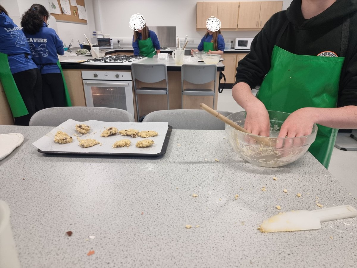 P7 visits today Crunchy Cookies were made by all classes visiting department today. 'Brilliant' 'Yummy' 'Delicious'  just a few words to describe their efforts.
 <a href="/StobhillPS/">Stobhill PS</a> @GoreGlen <a href="/GorebridgePS/">Gorebridge Primary</a> <a href="/NewtongrangePS/">NewtongrangePS</a> <a href="/MayfieldPS/">Mayfield Primary</a>
