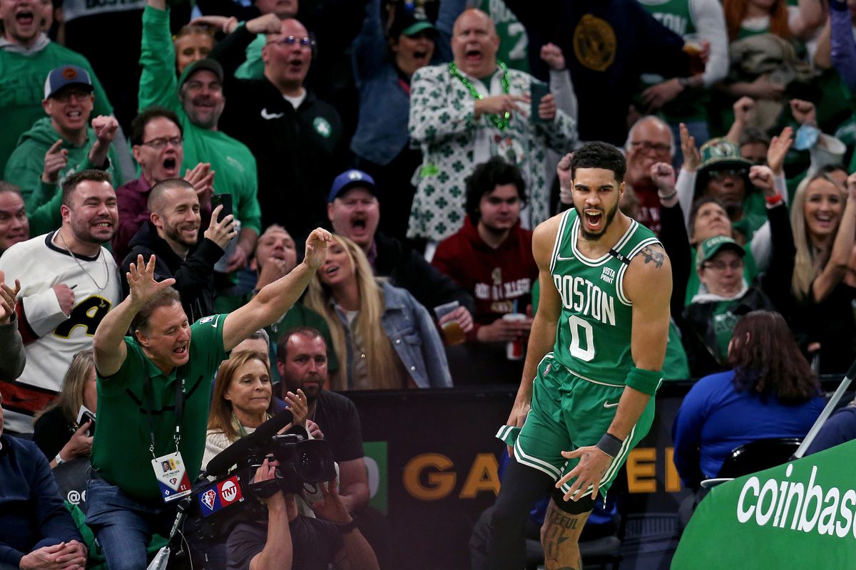 PBA_RP's tweet photo. 𝐈𝐓’𝐒 𝐎𝐕𝐄𝐑⌚ 

🍀Peltics 61-58 🐴 Pistons

Les Boston Celtics filent en finale de conférence et vont donc affronter les Peltics

La performance de 29 pts de Adlininho n’a pas suffit... https://t.co/yOXbihOdiU