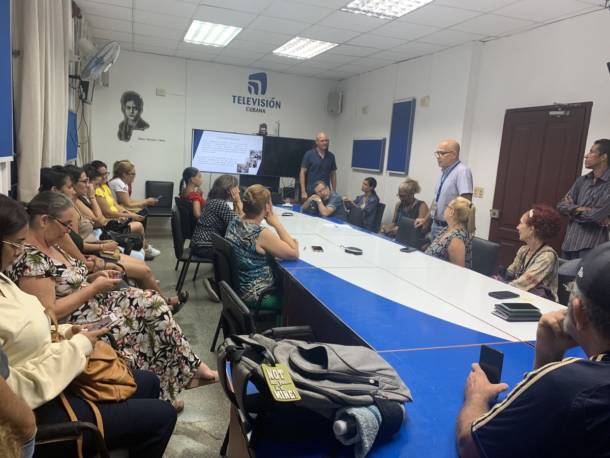 MadrazoIsaily's tweet image. #Cuba 
Culmina el cuarto taller de #ANSOC  , la #TVCubana por la inclusiòn , la equidad y por los servicios de interpretación con calidad