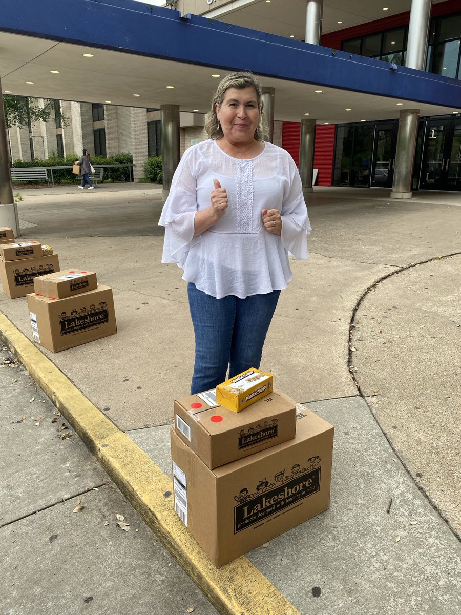 Mrs. Ramirez tweet media