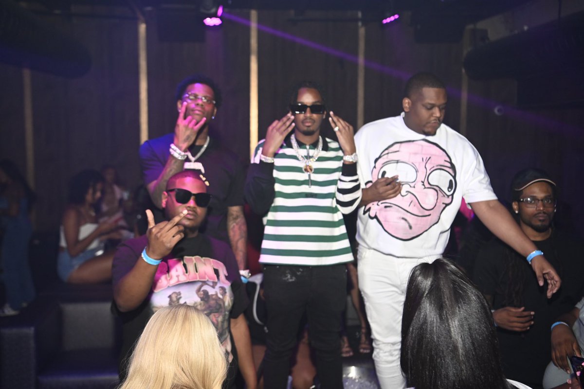 loudpack_moon's tweet photo. Cbfw💰 https://t.co/dqAZzmXUpM