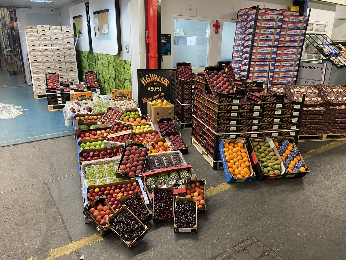 HGWalker1's tweet image. Some cracking produce at this time of year. Beautifully displayed by the team here tonight! #freshproduce #fruit #seasonal #veg #healthy #berries #cherries #grape #stonefruit #supplychain #locallygrown #vegetarian #vegan