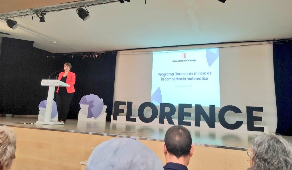 Feemcat's tweet photo. Sala plena a la presentació del programa #Florence per la millora de l'educació matemàtica d'@educaciocat, amb la consellera @AnnaSimo i el gran @AntonAubanell.
Una bona proposta pels centres que tinguin interès a millorar els resultats en matemàtiques @InnovacioE https://t.co/Lq0D5Nrmm5