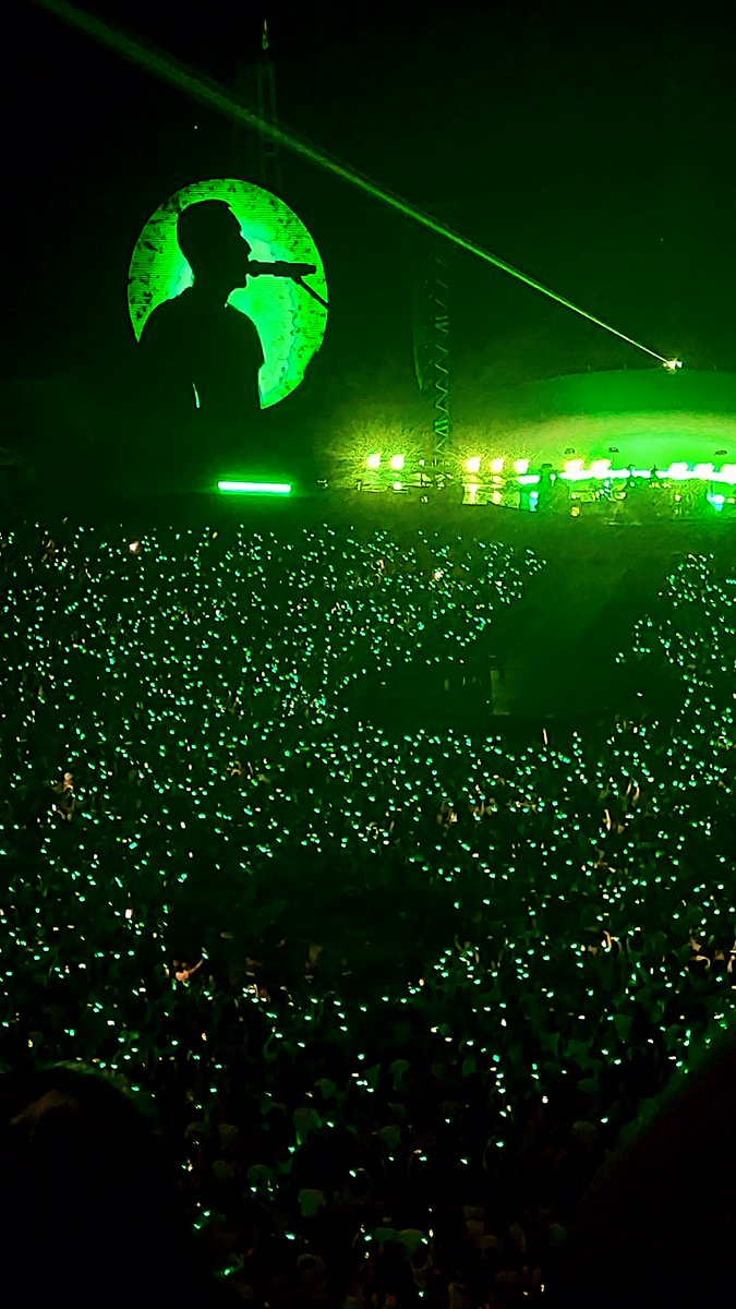 itsmeadi_99's tweet photo. Just leaving it here  @coldplay 🔥🔥🔥 https://t.co/NmGYpH3EDQ
