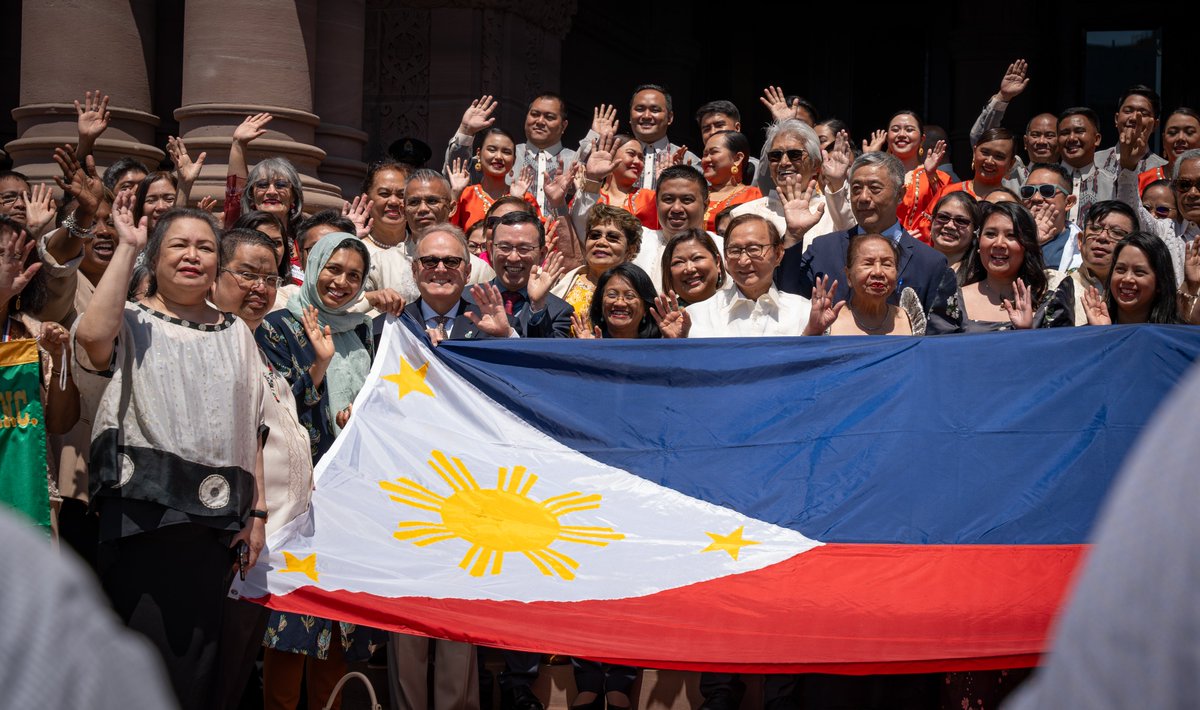 RaymondChoPC's tweet photo. ๐ต๐ญKalayaan, Kinabukasan, Kasaysayan
Celebrating Philippines' Freedom, Future, History at Queen's Park today as we marked the 126th #PhilippineIndependenceDay
Salamat, Federation of Philippine Canadians Ontario for hosting, honouring the #FilCan community and heritage
#Mabuhay https://t.co/eu89aBDLXW