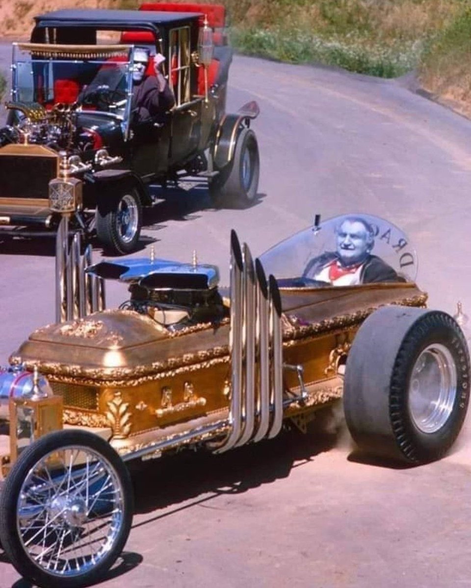 HorrorHammer1's tweet photo. Munsters (1966) Dragula https://t.co/hbLSGsqrVB