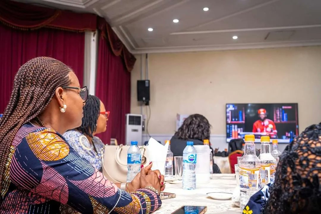 Healthy Living with Nonye Soludo (@hlnonyesoludo) on Twitter photo Governor <a href="/CCSoludo/">Chukwuma Charles SOLUDO, CFR</a> delivers an impressive speech at #PlatformNigeria, addressing key issues like #LocalGovtAutonomy, #MinimumWage, and #SingleTenure.
Wife Nonye Soludo praises his intellect, saying "you can never stop learning from his extraordinary mind."
#Nigeria Governor <a href="/CCSoludo/">Chukwuma Charles SOLUDO, CFR</a> delivers an impressive speech at #PlatformNigeria, addressing key issues like #LocalGovtAutonomy, #MinimumWage, and #SingleTenure.
Wife Nonye Soludo praises his intellect, saying "you can never stop learning from his extraordinary mind."
#Nigeria