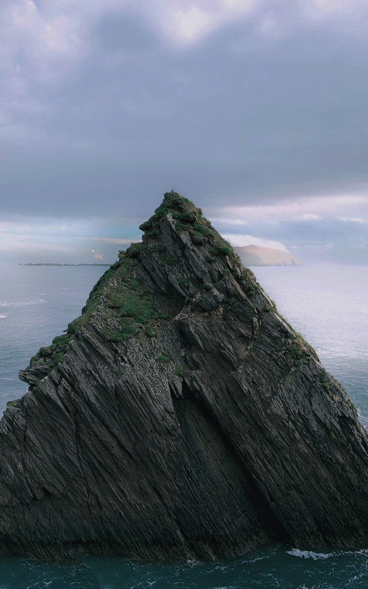 deoluphotograph's tweet image. Let me reintroduce myself here. My name is Deolu and I have been a nature and landscape photographer for over a decade now. Follow this thread as I take you through my journey as a photographer. All photos are for sale deoluphotos.picfair.com