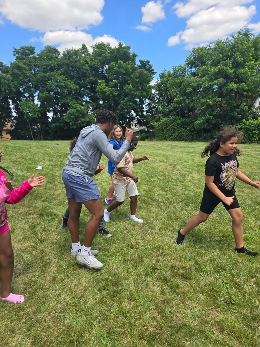 BestoftheBatch's tweet image. Camp Batch Day 2 Recap: Good Energy! Our Commanders and Lieutenants had great energy yesterday! 🎖️🎖️🎖️🎖️🎖️

#CampBatch #Bootcamp #SummerCamp #BestoftheBatch #Clubhouse #WeReady