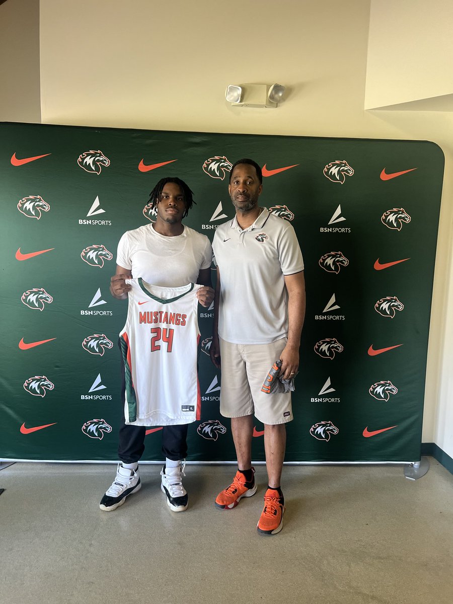 MacuMustangsMBB's tweet image. Mid Atlantic Christian University Men’s Basketball Head Coach Sims Welcome Elijah Dias To The Macu Family Straight From Eagle Academy Of Queens In New York City . Let Go Mustangs