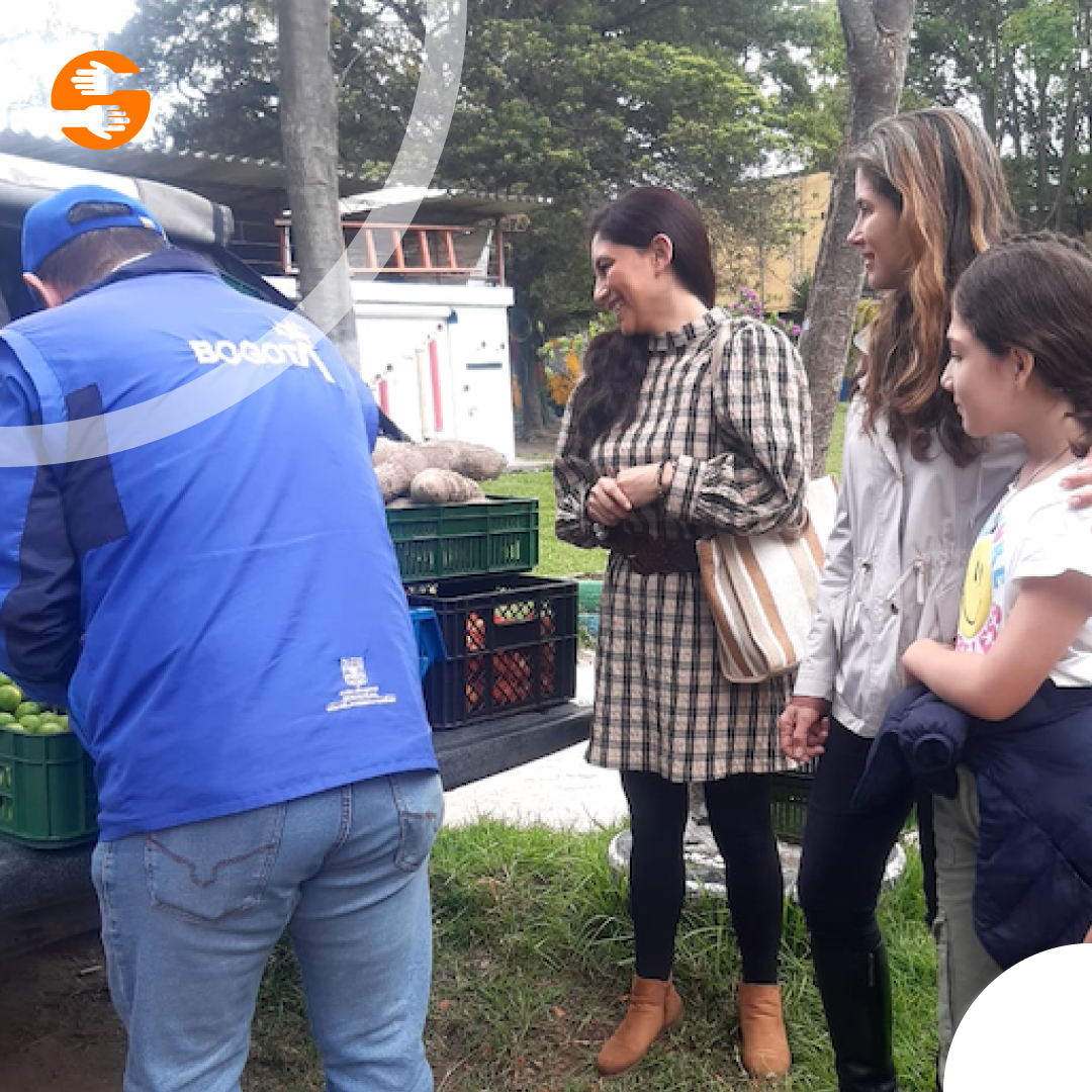 SolidaridadxCol's tweet image. Somos parte de #MisiónNutriciónBogotá
Este programa nos permitirá seguir garantizando entre el 75% y el 100% de la alimentación diaria de los niños en nuestro CDI de #Corabastos. Nuestra misión es brindarles una nutrición óptima y asegurarles su bienestar y crecimiento saludable.