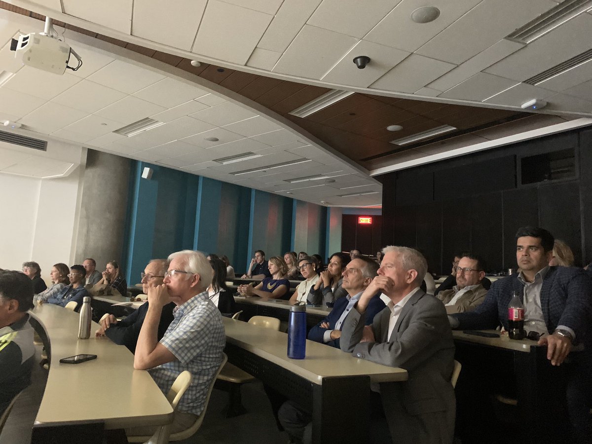 Valérie Vézina (@drvalvez) on Twitter photo Amazing turnout for the presidential address of #cpsa_acsp24 écouter l’histoire personnelle et politique de <a href="/JohnsonFuji/">Genevieve Fuji Johnson</a> est une expérience immersive… Amazing turnout for the presidential address of #cpsa_acsp24 écouter l’histoire personnelle et politique de <a href="/JohnsonFuji/">Genevieve Fuji Johnson</a> est une expérience immersive…
