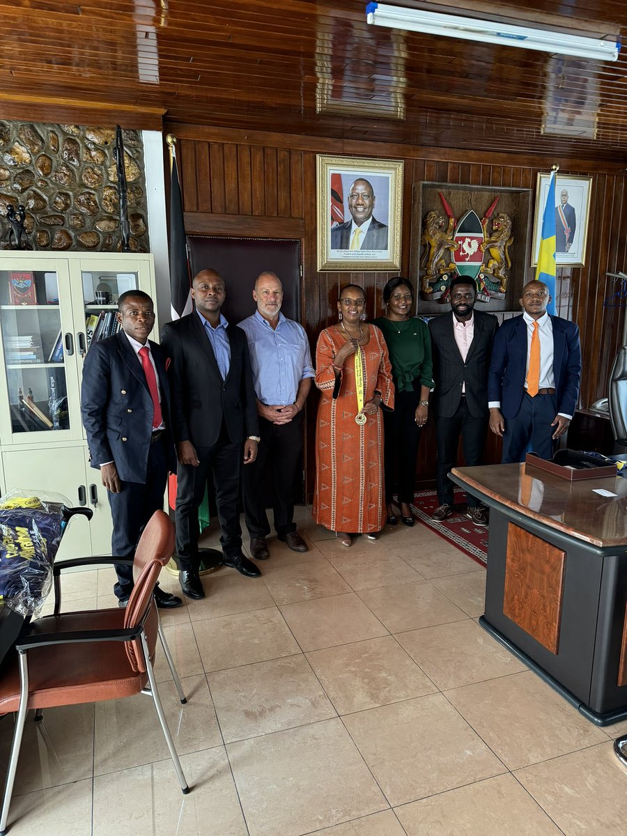 congomarathon's tweet photo. La Fondation Congo River Marathon s’est rendue à @KENYAinDRC pour remettre les médailles et les prix des deux athlètes kenyans exceptionnels : Kennedy Lilian, le recordman masculin du parcours du 42 km, et Jane Jerono Rotich, 3ème dans la category dame pour le 42K. https://t.co/FSKSDR5DFV