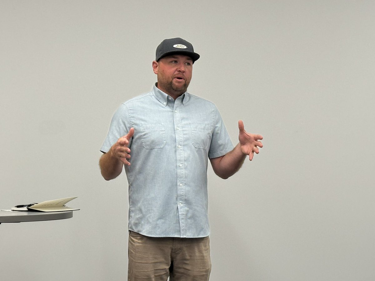 Big shoutout to Shawn Fitzgibbons &amp; <a href="/Team_Fitz/">Team Fitz Graphics</a> for coming through to talk our group  &amp; also playing in a huge role in sponsoring the Summit. Your partnership means a lot to us. Thank you. #ADSummitCincy