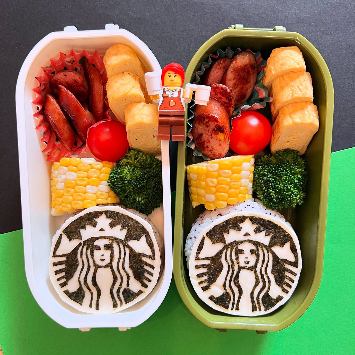 brick_fam's tweet photo. Starbucks ☕️
スタバのロゴ☕️
#lego #minifig #minifigures #obento #bentoforkids #kidslunch #lunchideas #lunchbox #characterlunch #starbucks #logo #coffee
#レゴ #ミニフィグ #お弁当 #キャラ弁 #子供のお弁当 #お弁当記録 #お弁当アイディア #スタバ #スターバックス #コーヒー #ロゴ https://t.co/ZdLHFSwiV4