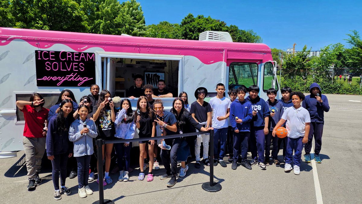 F_Garofalo1's tweet photo. Thank you Char & Tuan for your generosity! #iHaloKrunch 🍦🙏🏽🙇🏽
…but also, these are the OG’s! My first Kindergarten class now about to graduate! So proud of them! 😱🥹🥲🫶🏽 #Shook #WhereDoesTheTimeGo #HolyFamilyTCDSB @TCDSB https://t.co/ybMDCuaUeE